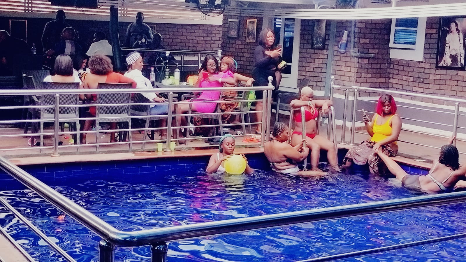 Executive Jumbo Suite